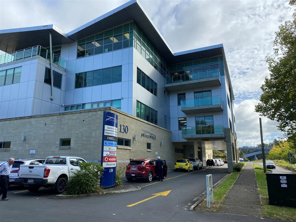 Hamilton Central QUALITY OFFICE WITH OUTSTANDING ASPECT