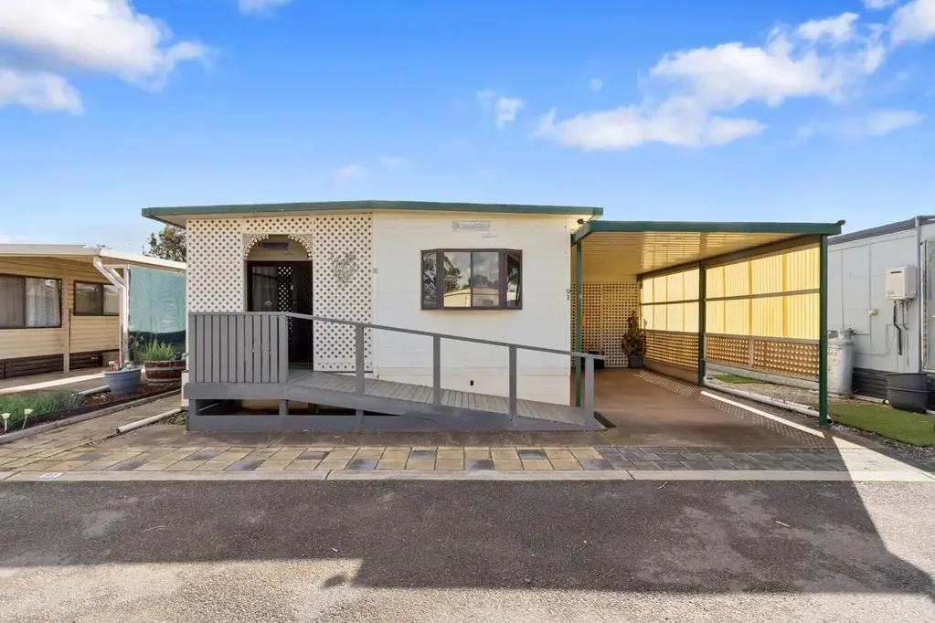 Hillier 1 Bedroom Under Contract