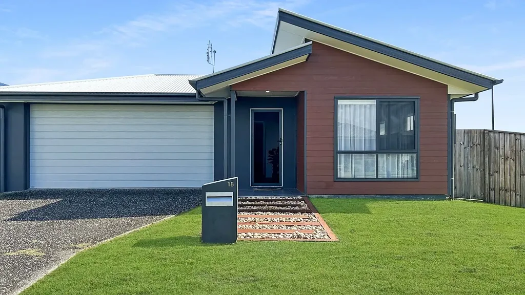 Palmview 4Zimmer Elevated Corner Block in Sought-After Harmony Estate