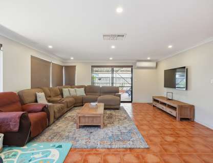 42 San Lorenzo Boulevard, Ellenbrook, WA 6069, 4 Bedrooms, 2 Bathrooms, House