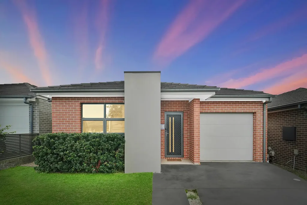 Jordan Springs 4 Bedroom Dream single story