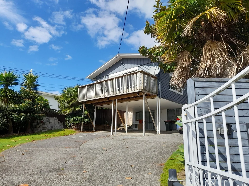 Great views from this 3 Bedroom Home