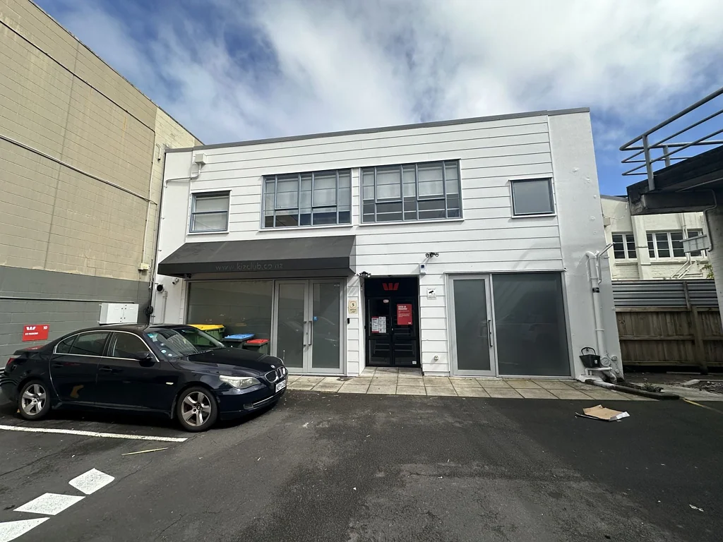 Newmarket Nuffield Street Storage/Retail