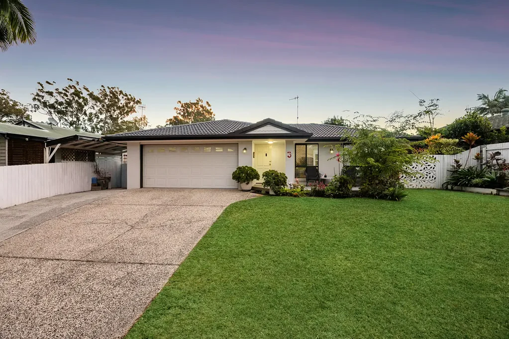 Tewantin 4 Bedroom Peaceful Family Living in the Heart of Old Tewantin