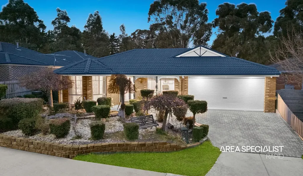 12 Milton Place, Narre Warren South, VIC 3805