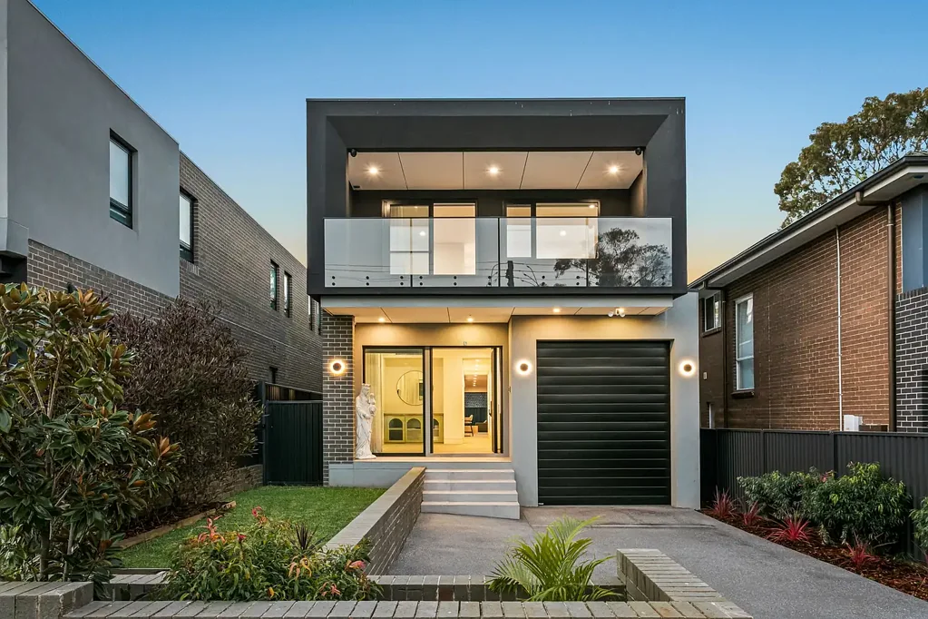 Westmead 5ਬੈੱਡਰੂਮ Near-New Luxury & Unmatched Scale in Prime Westmead