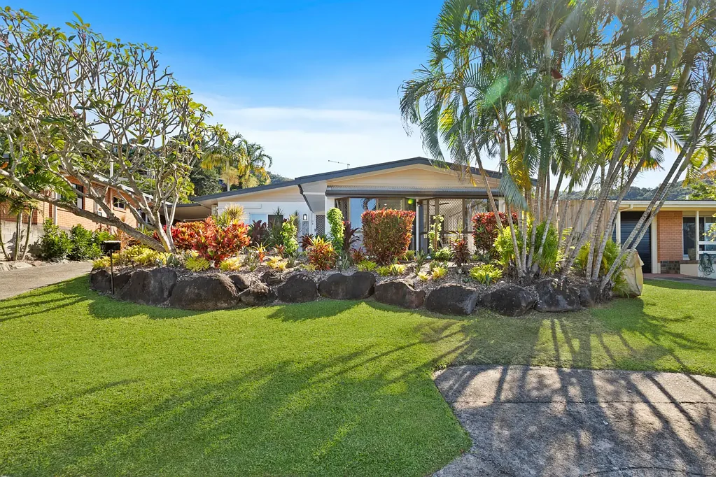 Bayview Heights 4Phòng ngủ The Ultimate Family Entertainer – Renovated, Spacious & Perfectly Positioned