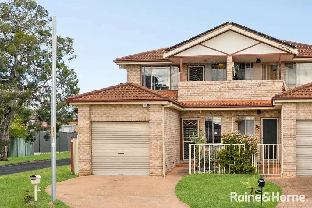 Ingleburn 3 Bedroom Space, Style & Location in One Package!