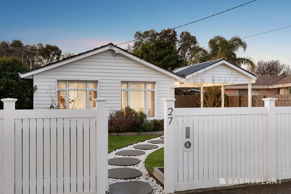 27 Tarongo Drive, Aspendale, VIC 3195
