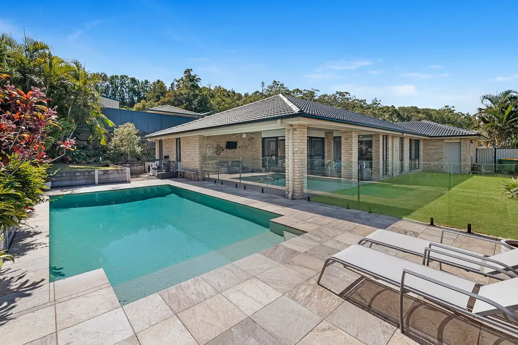 10 McRae Circuit, Pacific Pines, QLD 4211