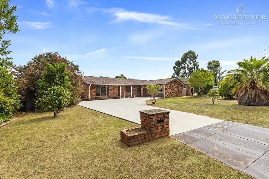 50 Balmoral Crescent, Lake Albert, NSW 2650
