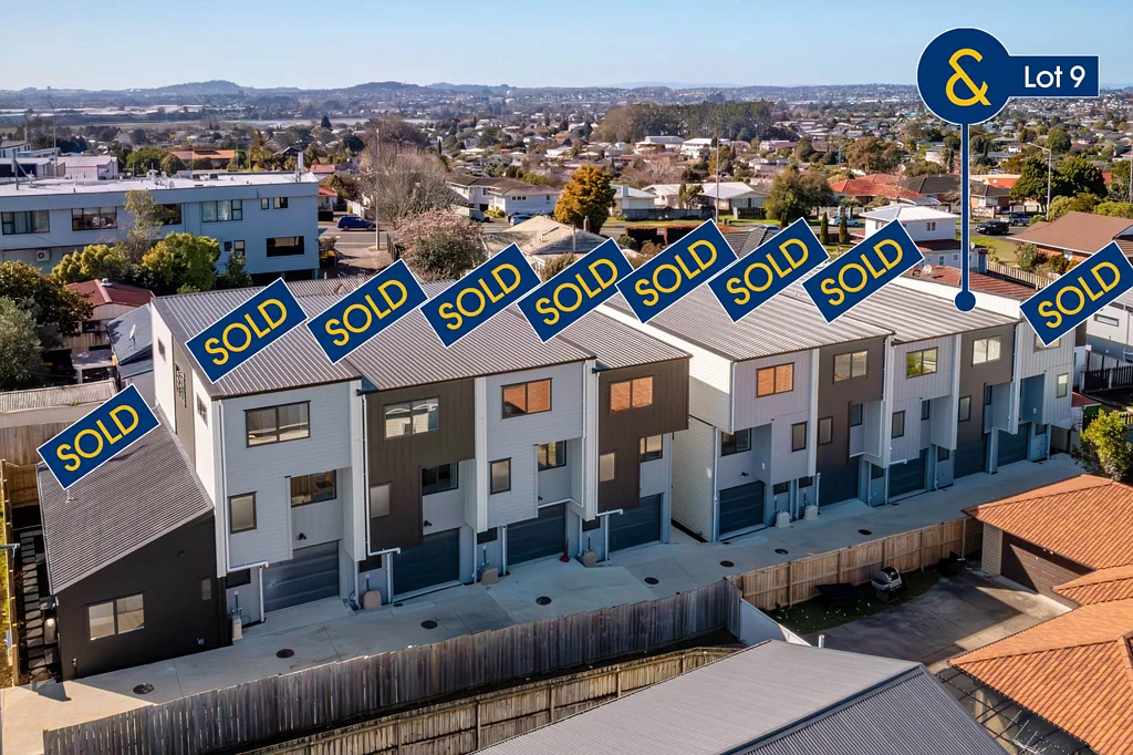 Henderson 3બેડરૂમ Lucky last, brand new 3 bedroom townhouse