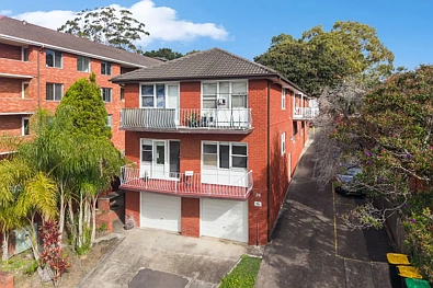 Penshurst 2房 两卧公寓 采光充足 全屋木地板 宽敞厨房 车库便利 步行生活圈 Light-Filled Apartment in an Ultra-Convenient Penshurst Location