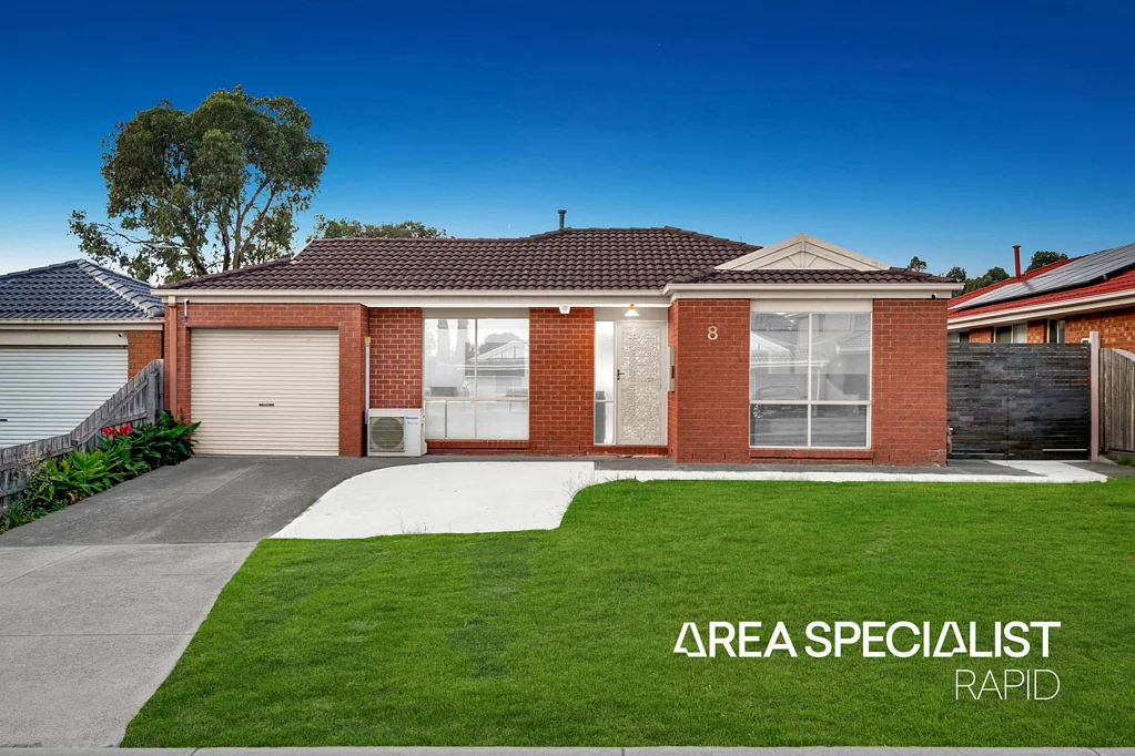 8 Manatoka Crescent, Hampton Park, VIC 3976