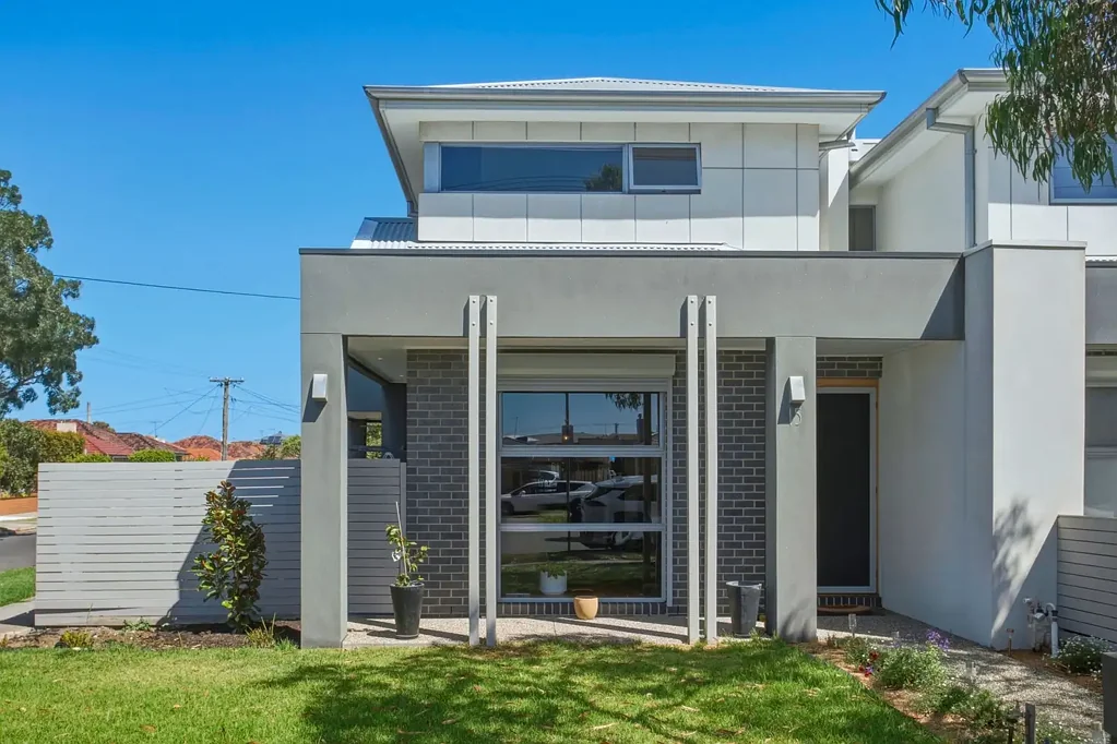 Altona North 3Zimmer Quality, Character and Corner Convenience