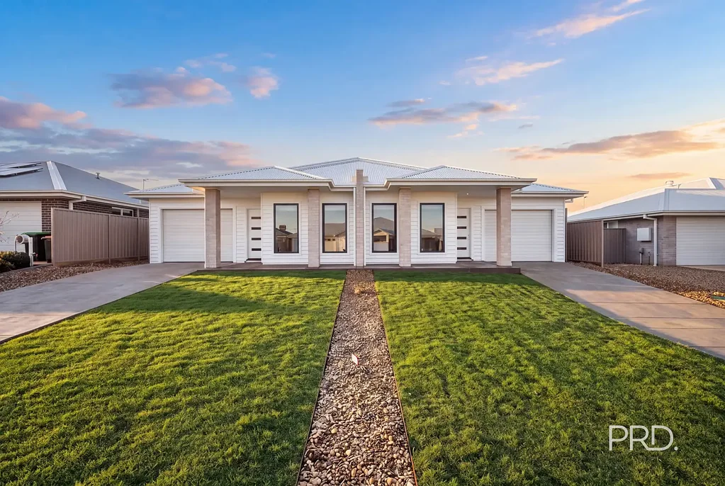 Gobbagombalin 6房  Two Contemporary Residences | Sold Separately