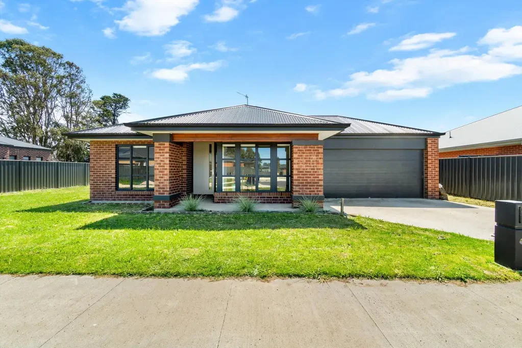 11 Freitag Court, Stratford, VIC 3862
