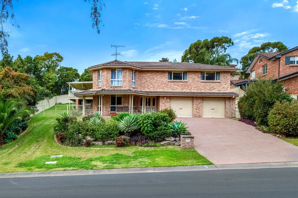 5 Lyndhurst Place, Glen Alpine, NSW 2560