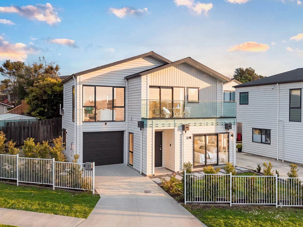 Browns Bay 4Moenga Modern Seaview Living in Browns Bay