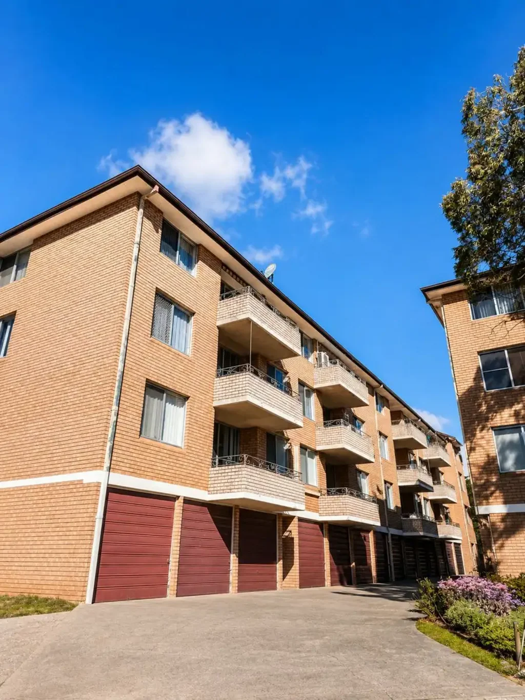 Fully renovation 2-Bedroom Unit Close to Cabramatta CBD