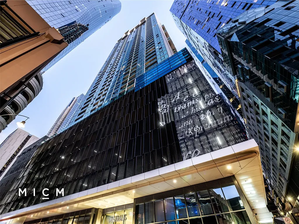 Australis: 21st Floor - Exclusive City Living!
