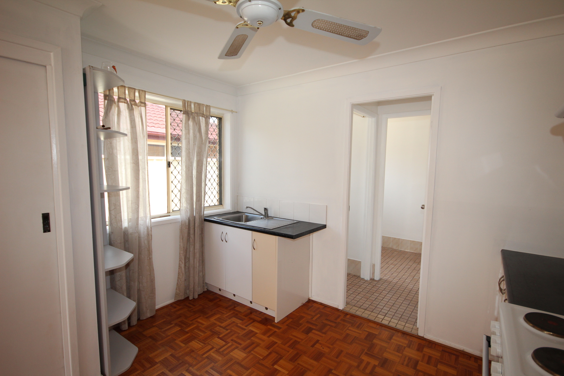 53 CHITTAWAY RD, CHITTAWAY BAY NSW 2261, 0房, 0浴, Studio