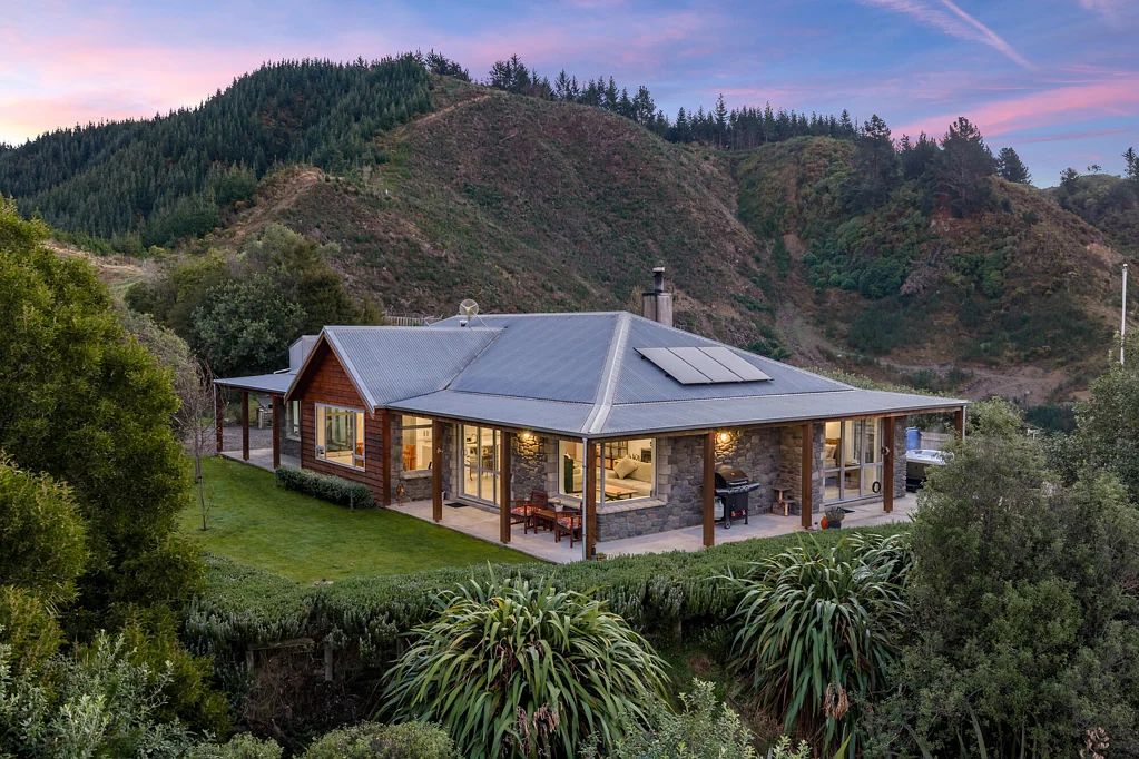 Renwick 4房  Grazing, views and future income