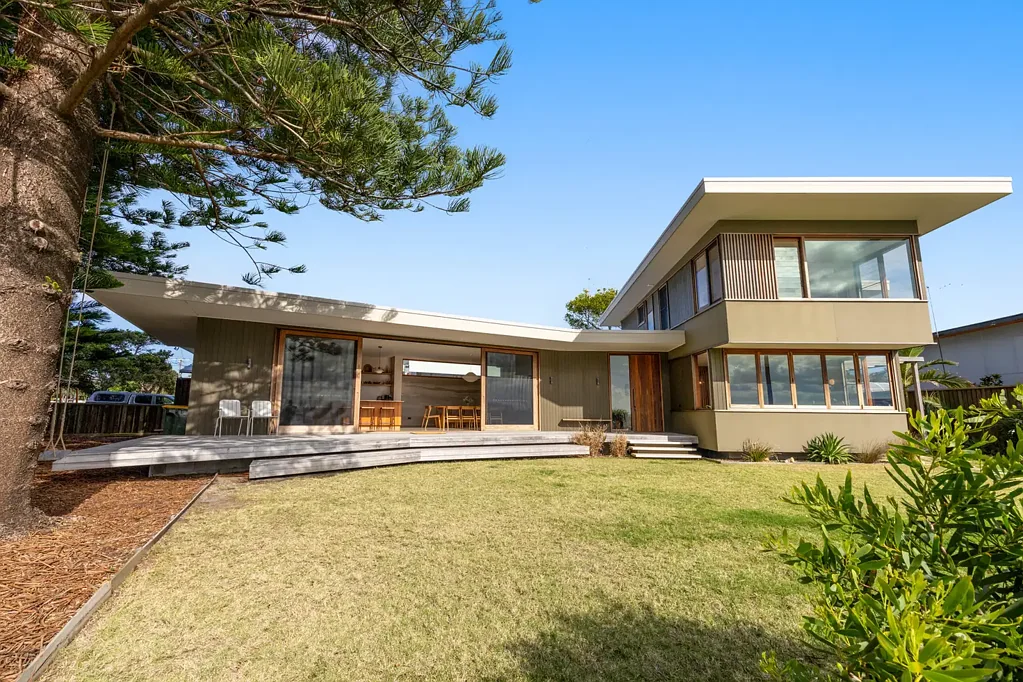 Minnie Water 4 Bedroom Sandy Pines - Where Architecture, Sustainability And The Sea Come Together