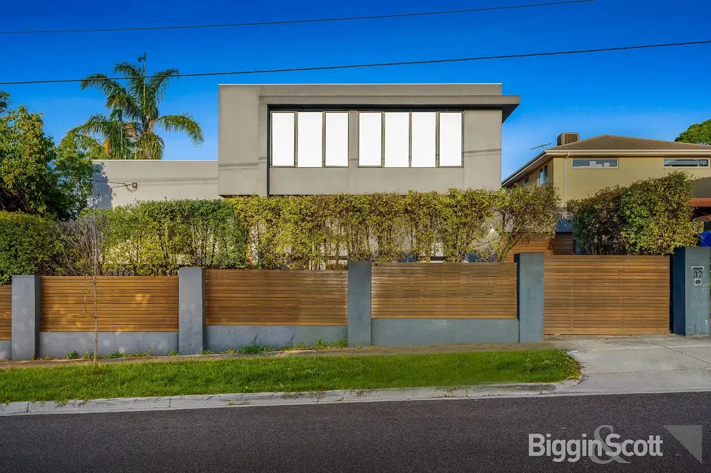 TWO LEVELS OF STYLISH AND SPACIOUS LIVING PLUS CBD VIEWS!
