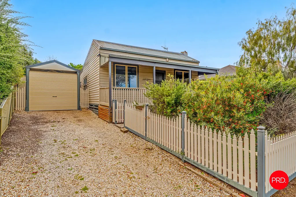North Bendigo 3 Bedroom Charming Cottage in a Convenient Location