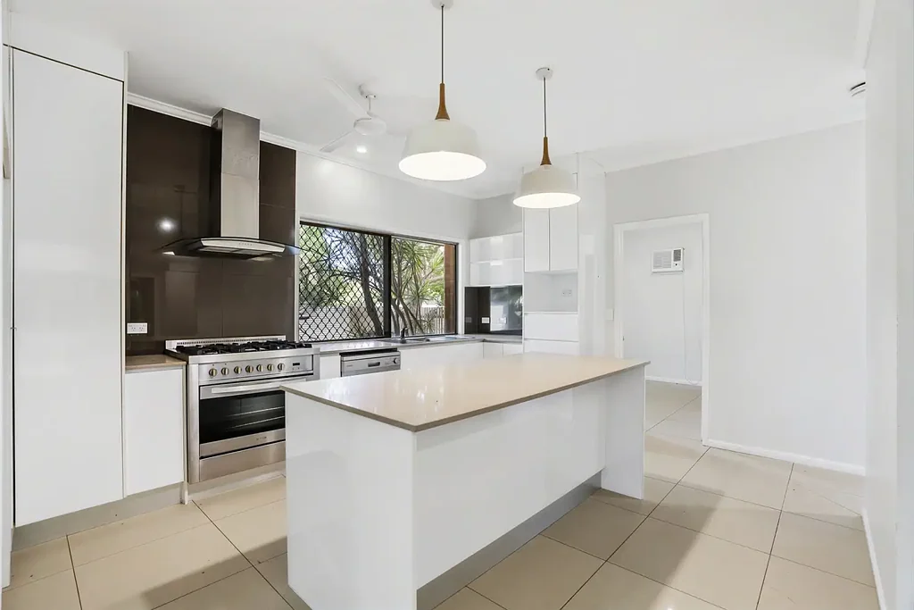 Cooktown 6침실 Spacious 6-Bedroom Family Retreat with Dual Living Potential & Strong Investment Appeal in Tropical Cooktown