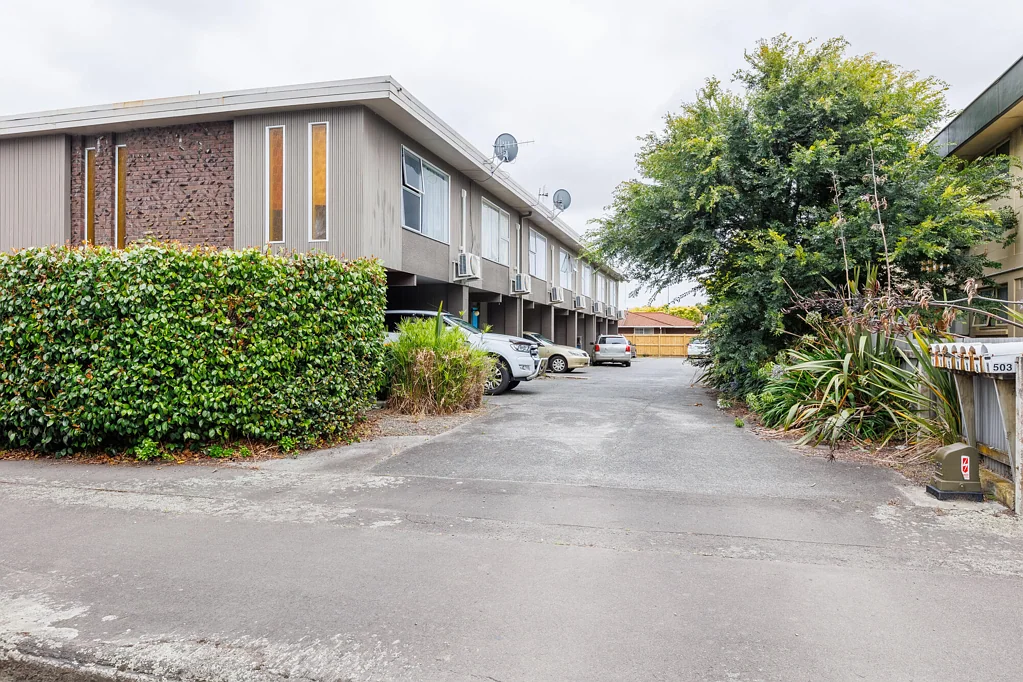 Two Bedroom Close To Town