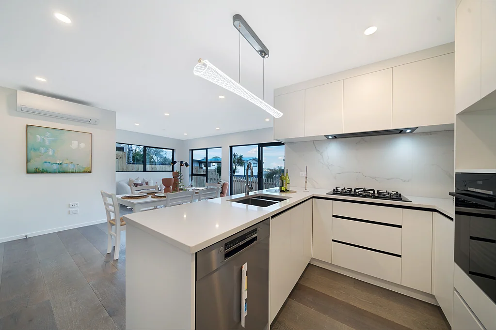 Mount Roskill 4房  Spanking Brand New With Extra Car Parks