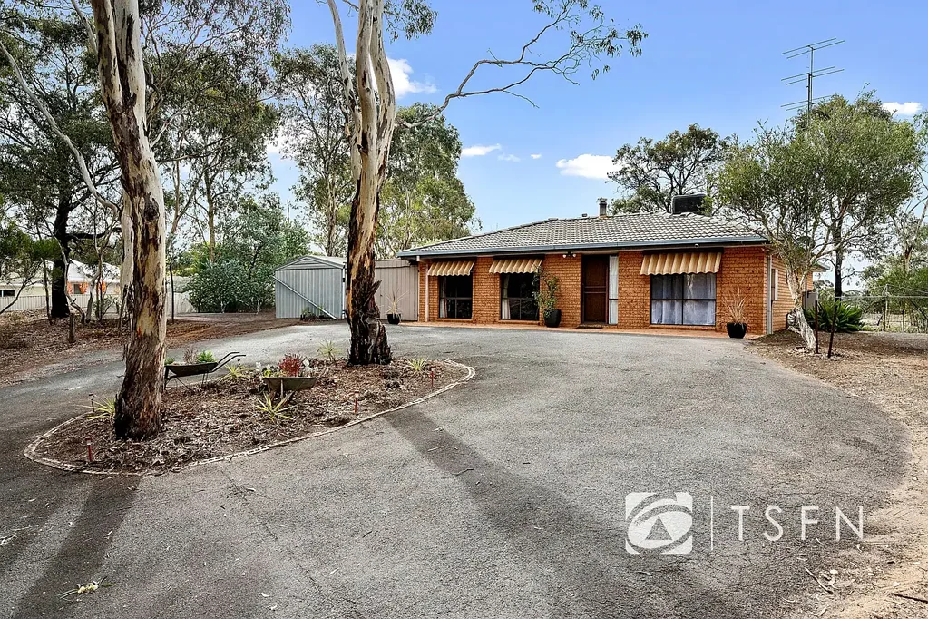 8 Backhaus Street, White Hills, VIC 3550