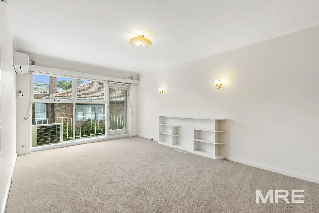 Perfectly positioned spacious apartment