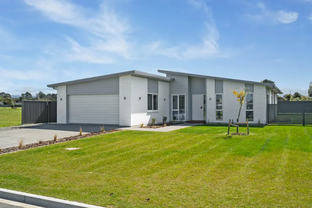 Masterton 4ห้องนอน Brand New, Family Sized Living! BEO $979,500