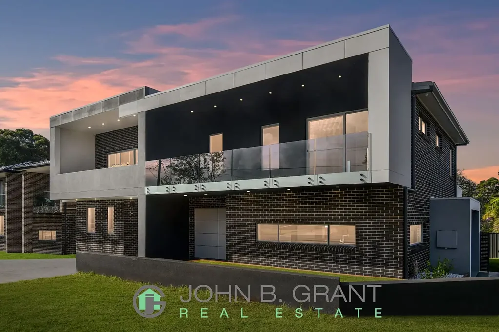 Stunning Modern Duplex – A Perfect Entertainer’s Dream