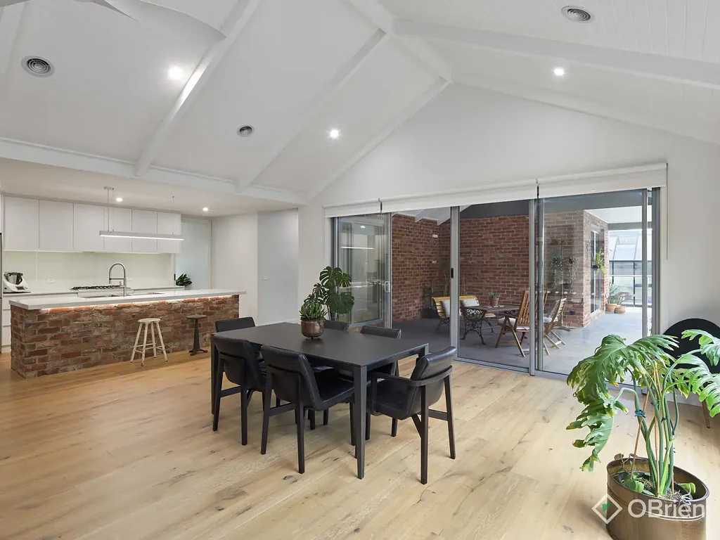 Warragul 4غرفة نوم As new quality custom-built home