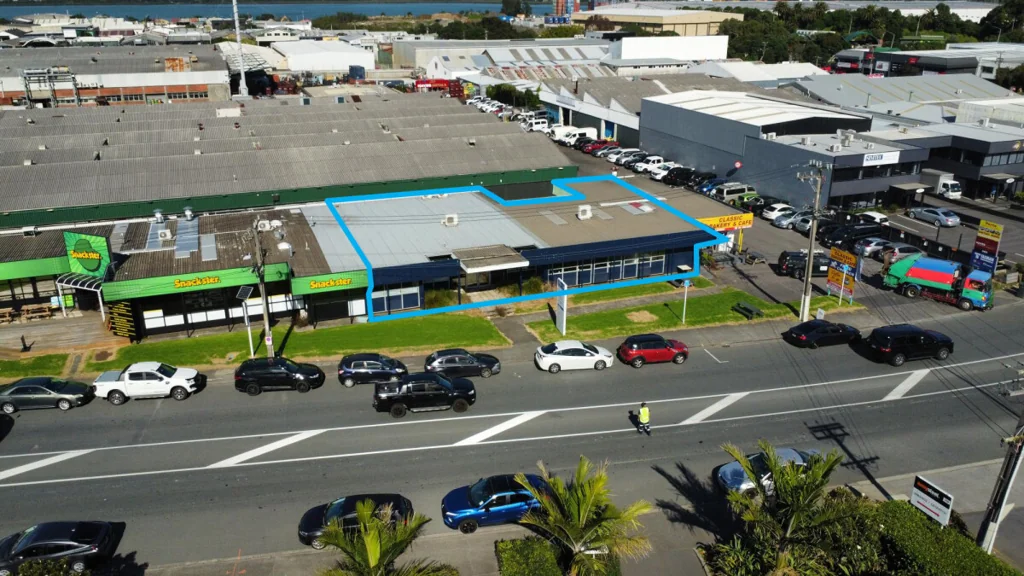 Onehunga Showroom & Office in High-Exposure Location