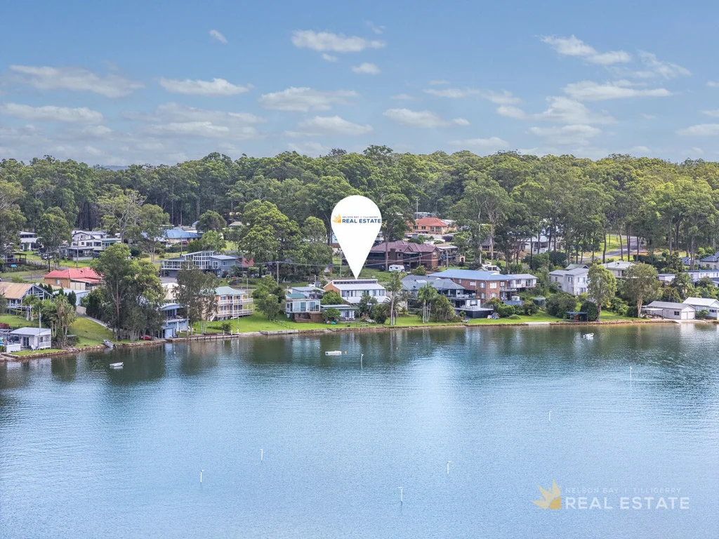 North Arm Cove 3 Bedroom Absolute Waterfront Dream