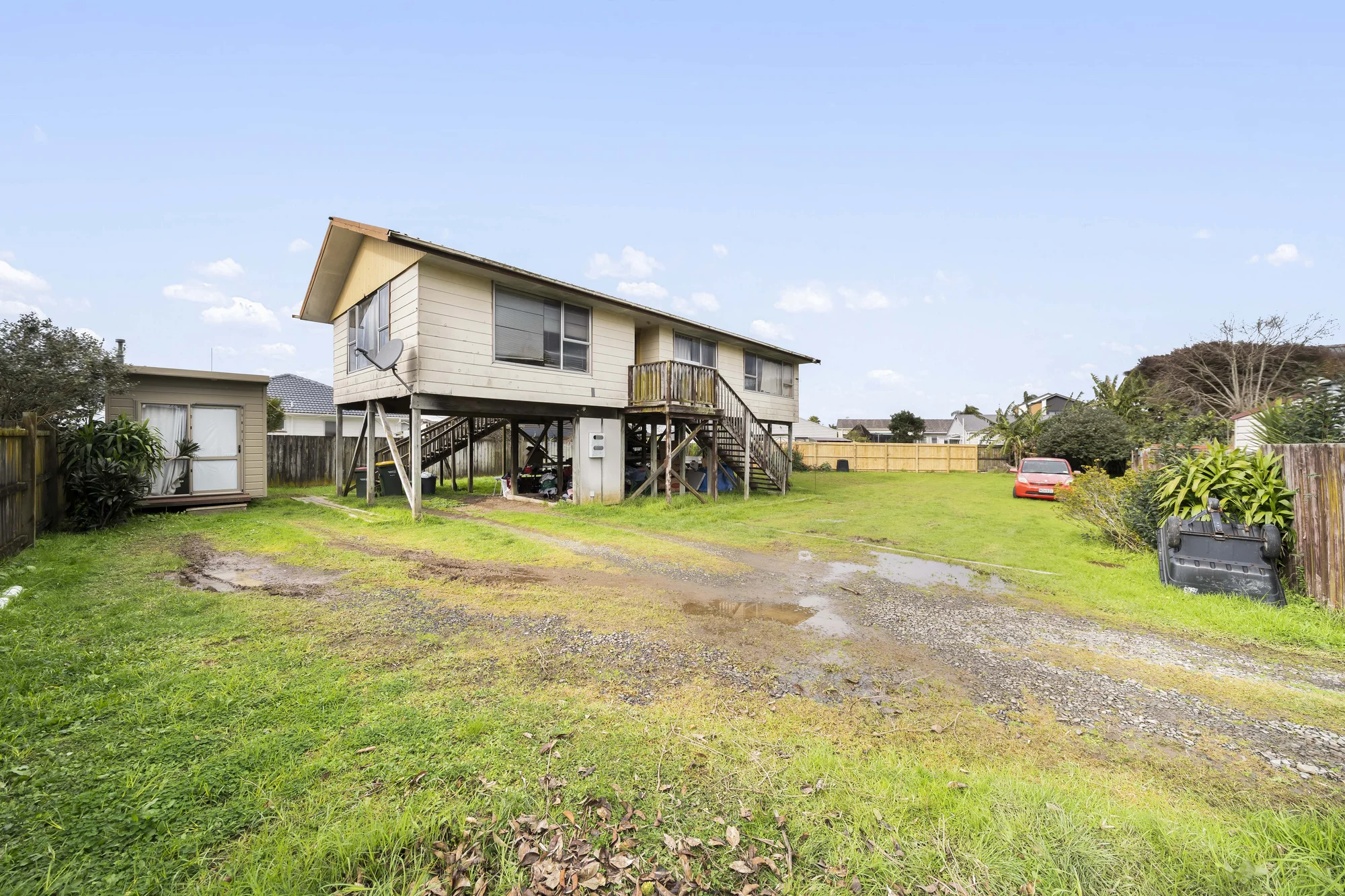 Te Atatu Peninsula 3房  #GAMEDAY - Renovate or Detonate!