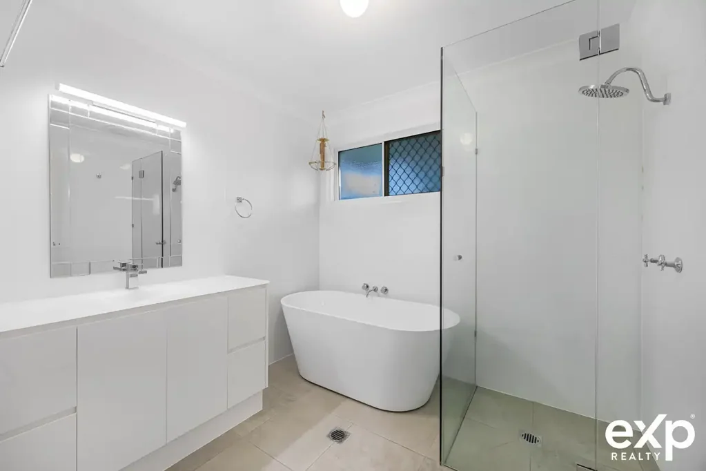 111/97 Edmund Rice Drive, Southport, QLD 4215