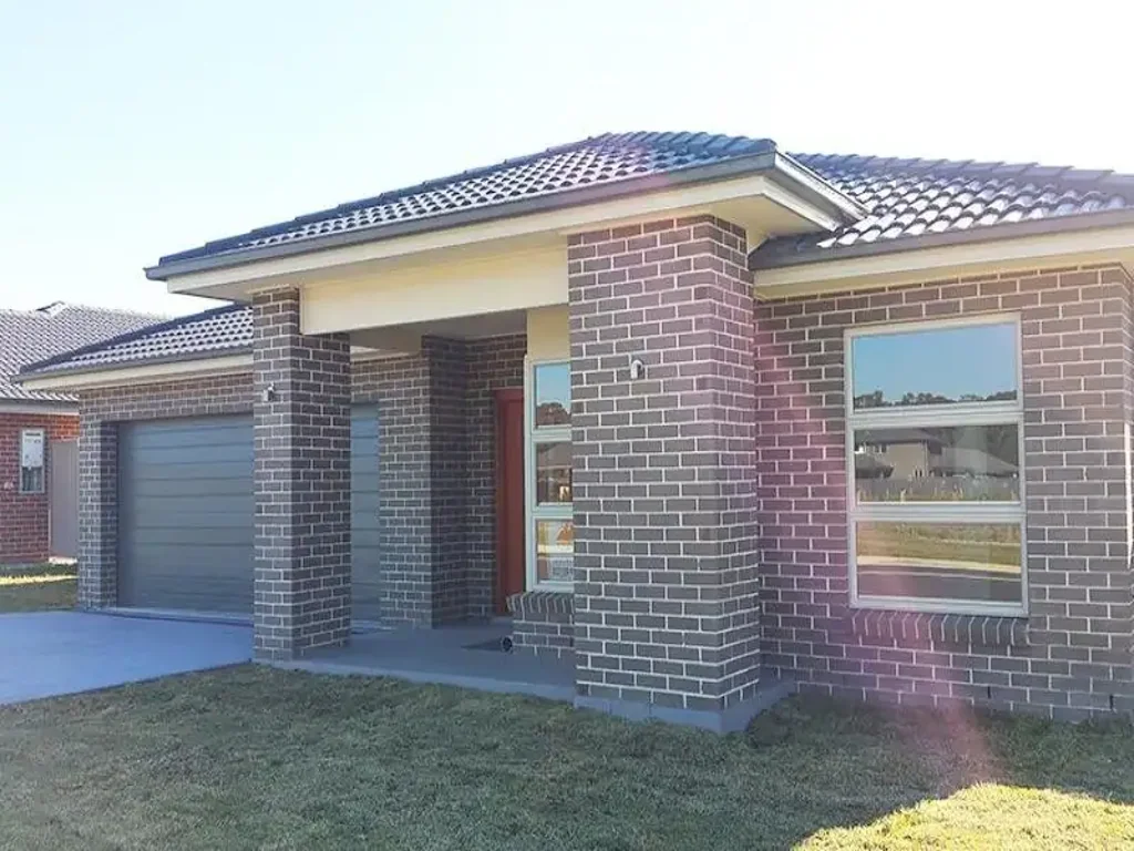 Large 5 Bed House