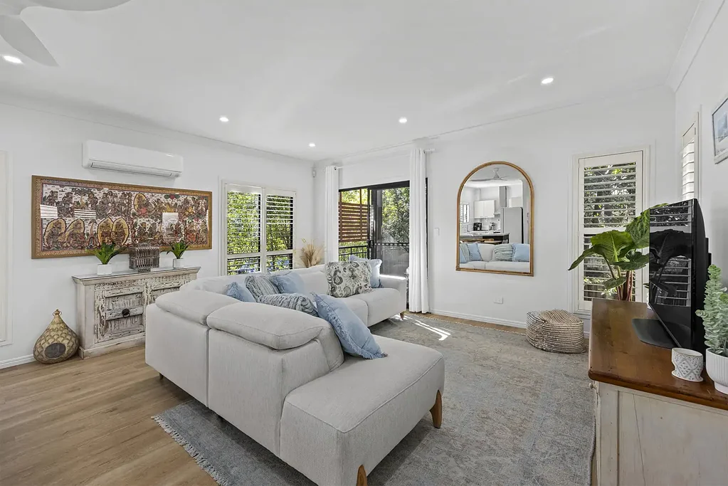 Hawthorne 4房 Hawthorne 的时尚现代生活——优雅与便利的杰作 Freehold - Chic Modern Residence in Hawthorne: A Masterpiece of Elegance and Convenience