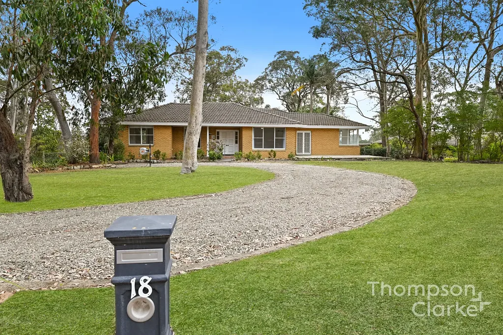 Bolwarra Heights 5침실 Family Living on a Generous Block with Separate Studio