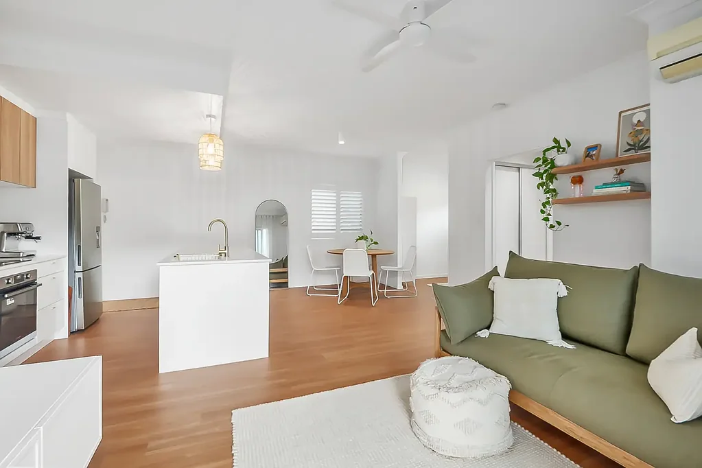 4/2312 Gold Coast Highway, Mermaid Beach, QLD 4218