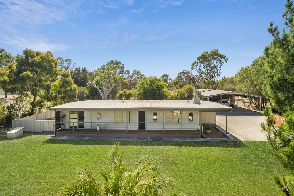 95 Foulkes Crescent, Clunes, VIC 3370