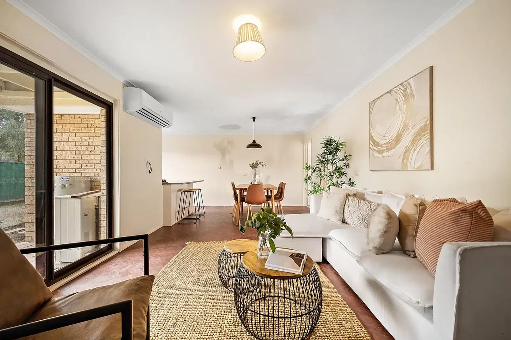 2 Hugh Mckay Crescent, Dunlop, ACT 2615