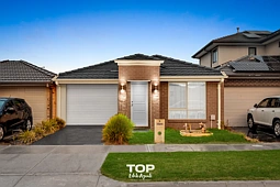 6 Romulus Crescent, Cranbourne West
