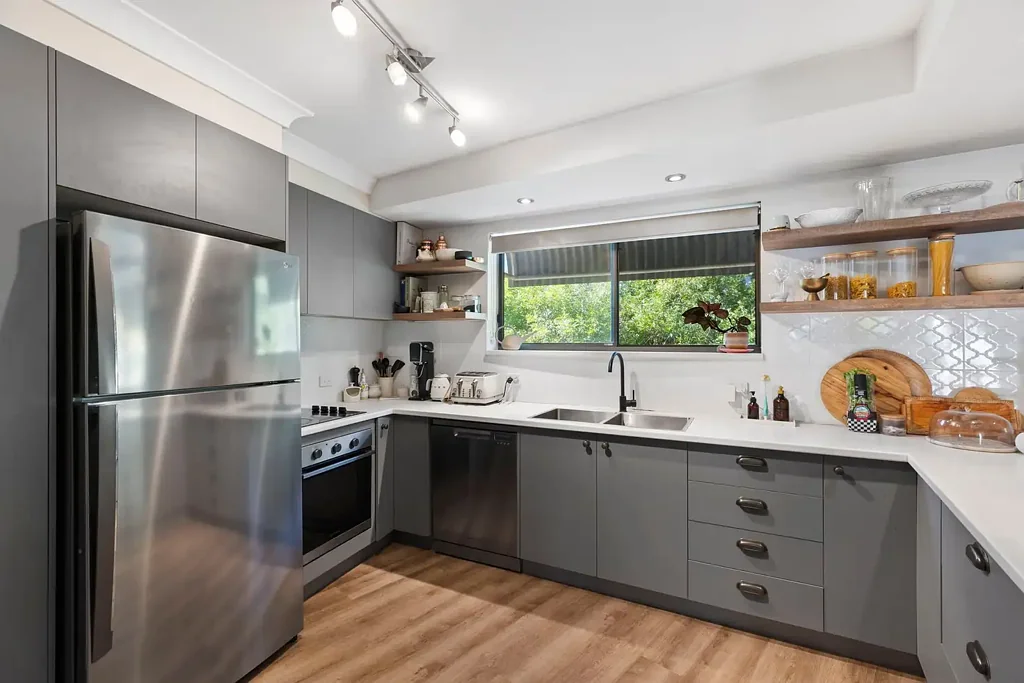 Renovated Three-Bedroom Apartment in the Heart of Kangaroo Point